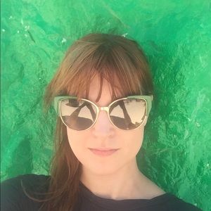 Meet your Posher, Alexandra